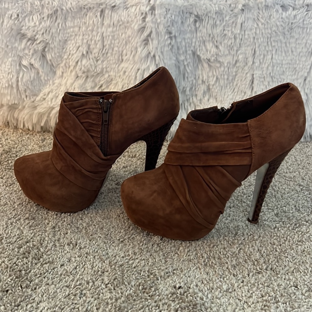 H by Halston Platform Suede booties - Picture 4 of 9